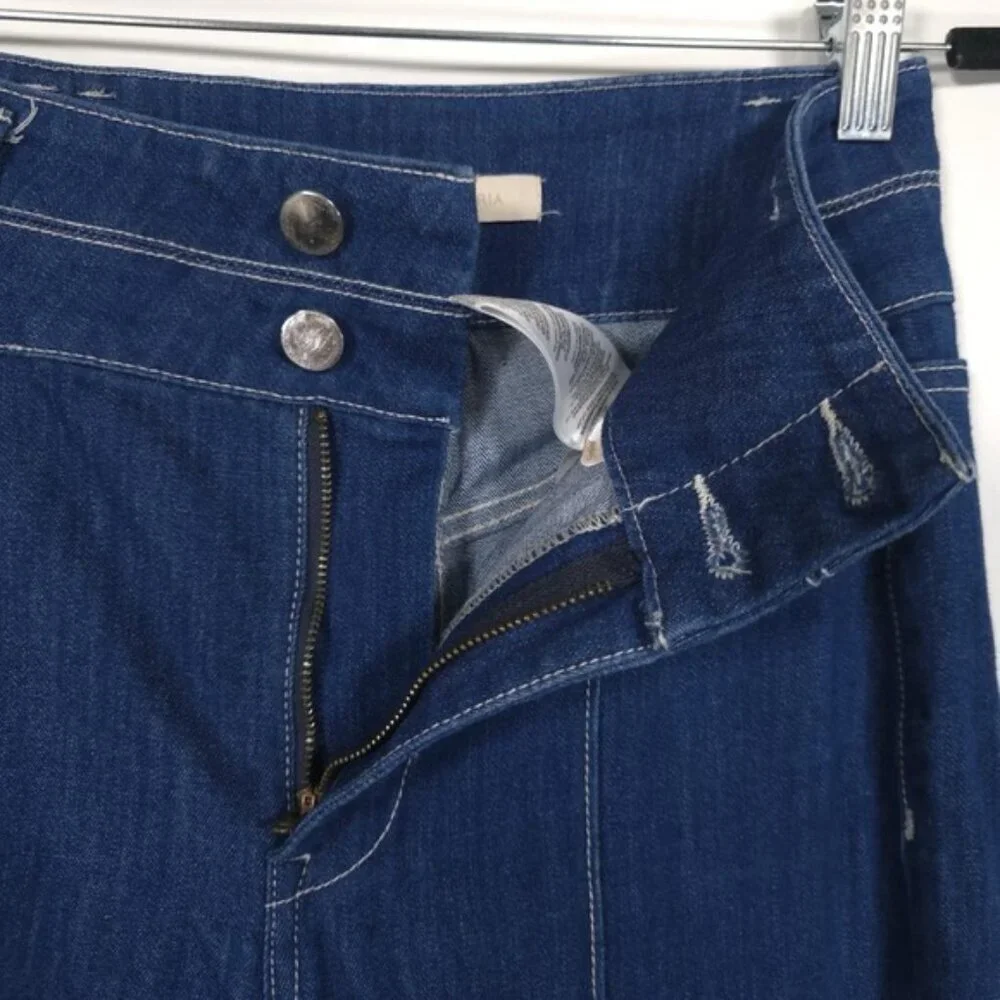 BCBG MAXAZRIA Pintuck High Rise Flare Jeans Size 25 Rinse Wash‎